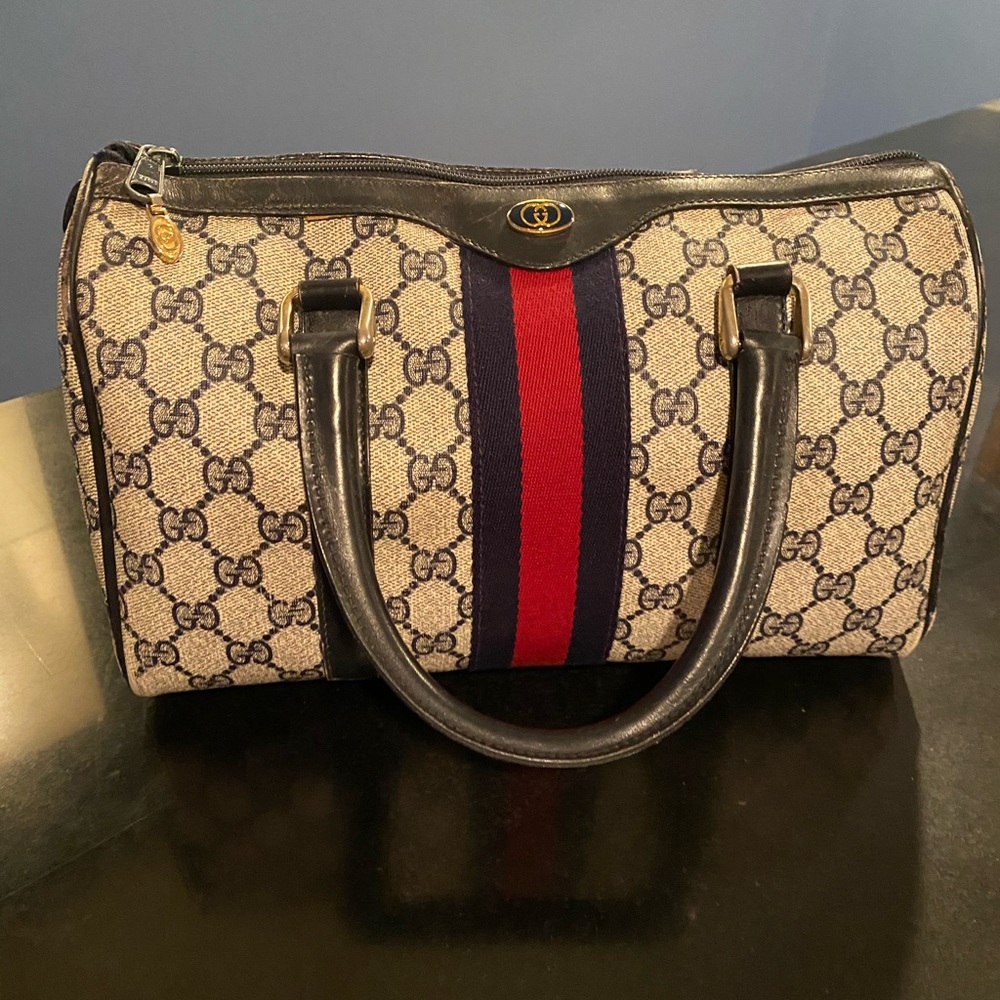 AUTHENTIC Gucci purse